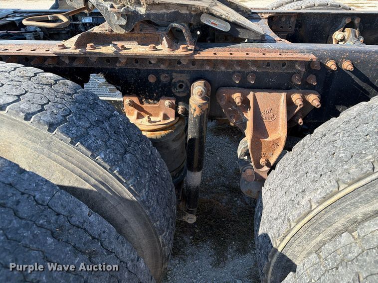 image for item EX1123 2016 Mack CXU613 semi truck
