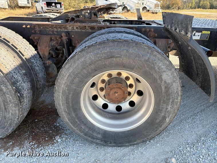 image for item EX1123 2016 Mack CXU613 semi truck