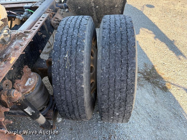 image for item EX1123 2016 Mack CXU613 semi truck