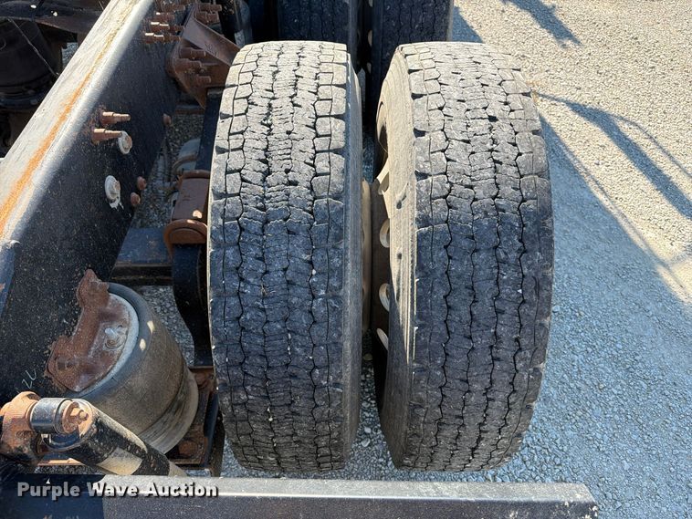image for item EX1123 2016 Mack CXU613 semi truck