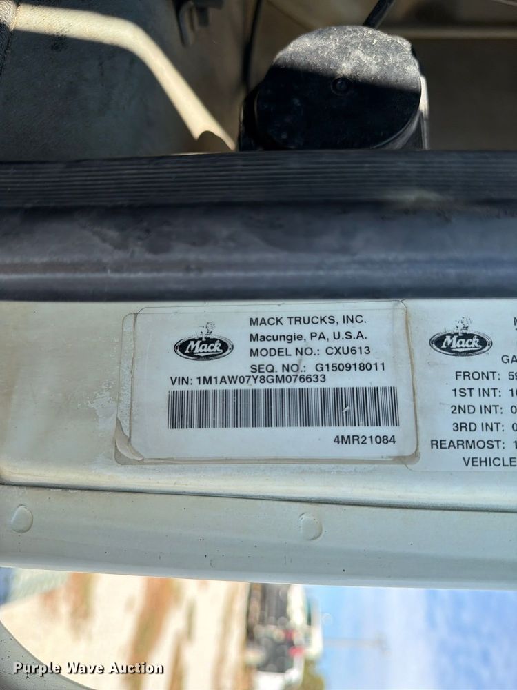 image for item EX1123 2016 Mack CXU613 semi truck