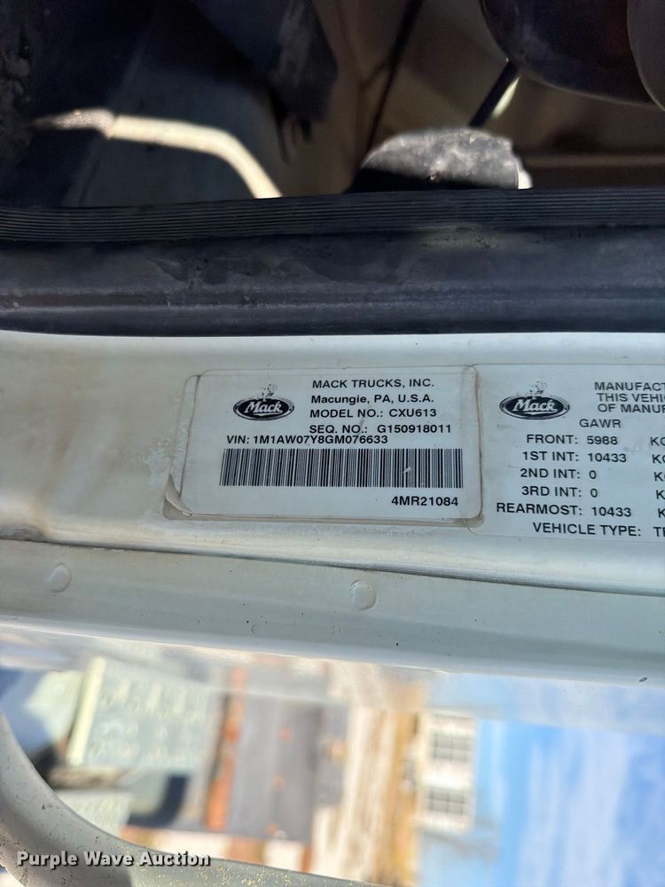 image for item EX1123 2016 Mack CXU613 semi truck