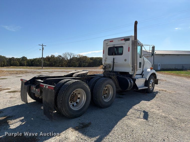 image for item EX1124 2014 Kenworth T800 semi truck