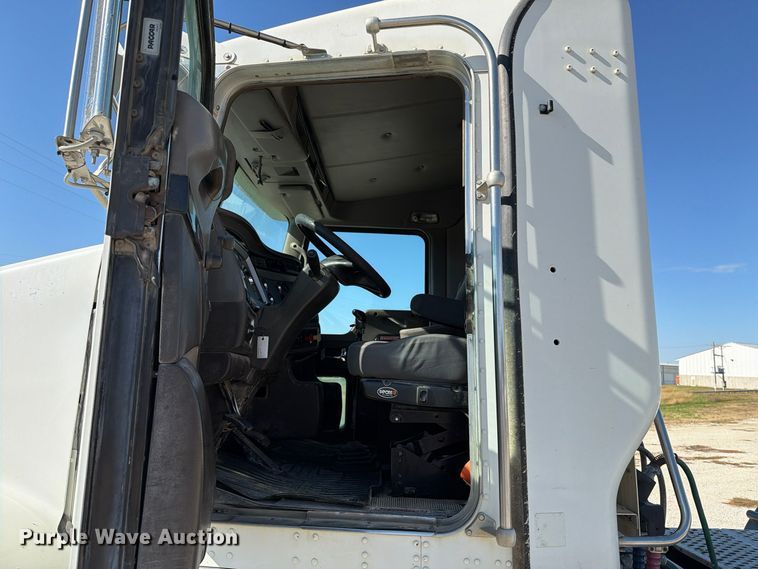 image for item EX1124 2014 Kenworth T800 semi truck