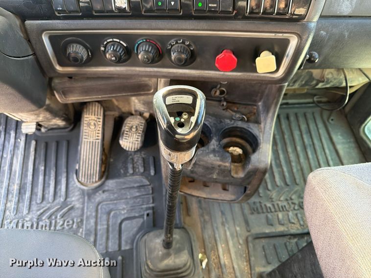 image for item EX1124 2014 Kenworth T800 semi truck