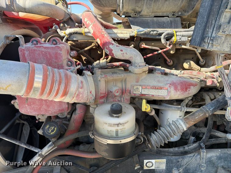 image for item EX1124 2014 Kenworth T800 semi truck