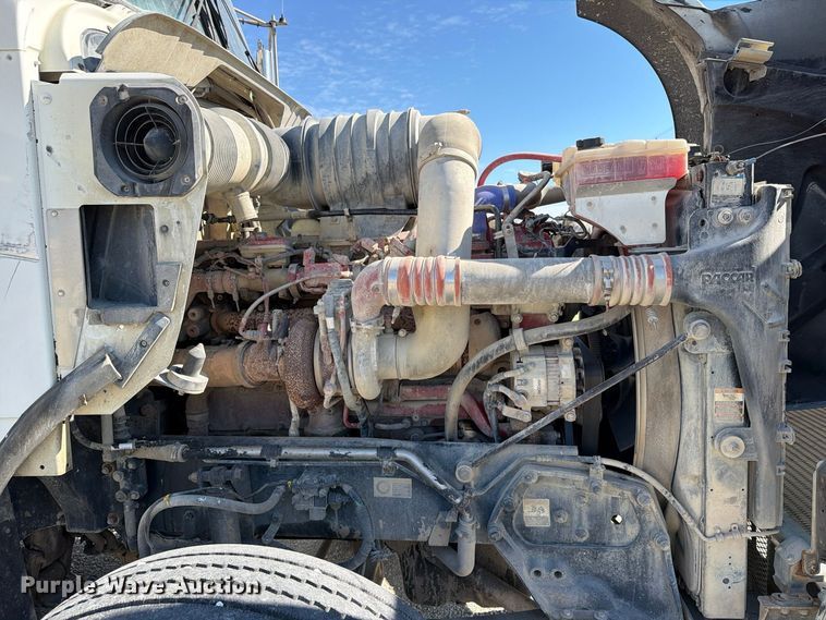 image for item EX1124 2014 Kenworth T800 semi truck