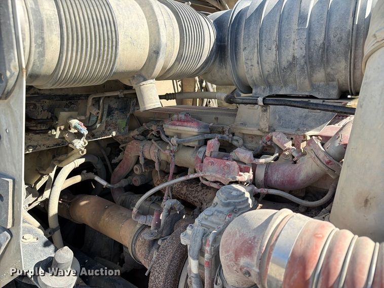 image for item EX1124 2014 Kenworth T800 semi truck