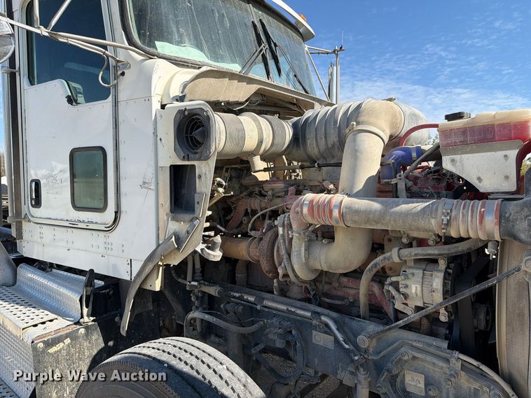 image for item EX1124 2014 Kenworth T800 semi truck