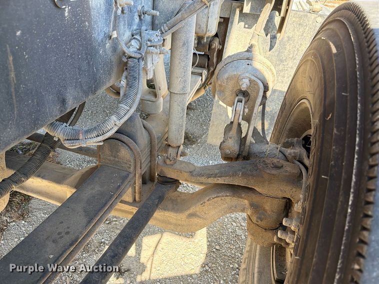 image for item EX1124 2014 Kenworth T800 semi truck