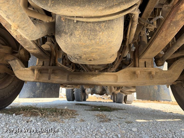 image for item EX1124 2014 Kenworth T800 semi truck