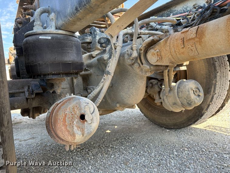 image for item EX1124 2014 Kenworth T800 semi truck