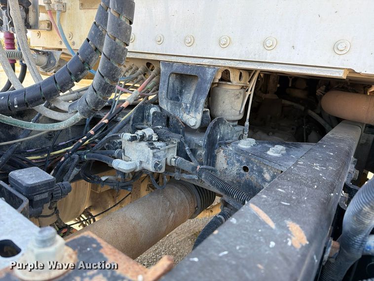 image for item EX1124 2014 Kenworth T800 semi truck