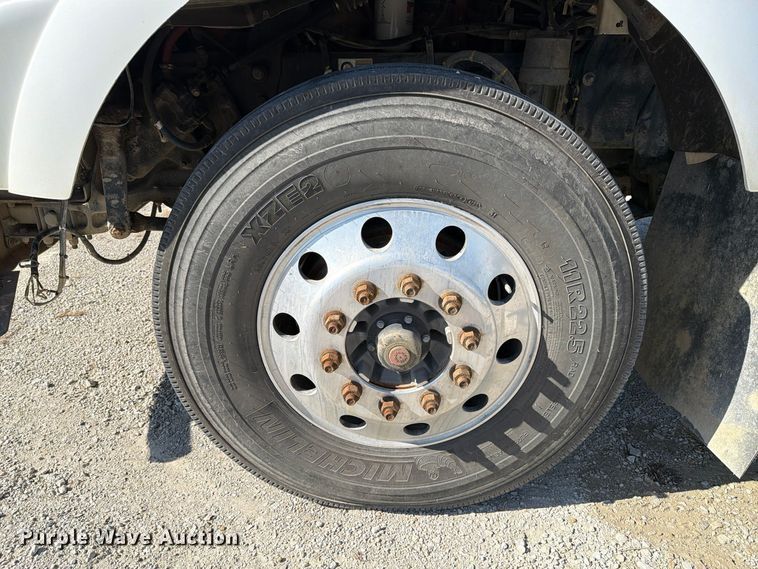image for item EX1124 2014 Kenworth T800 semi truck