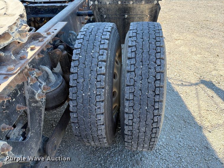 image for item EX1124 2014 Kenworth T800 semi truck