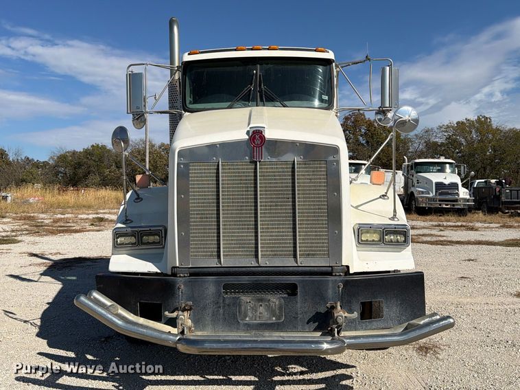 image for item EX1125 2015 Kenworth T800 semi truck