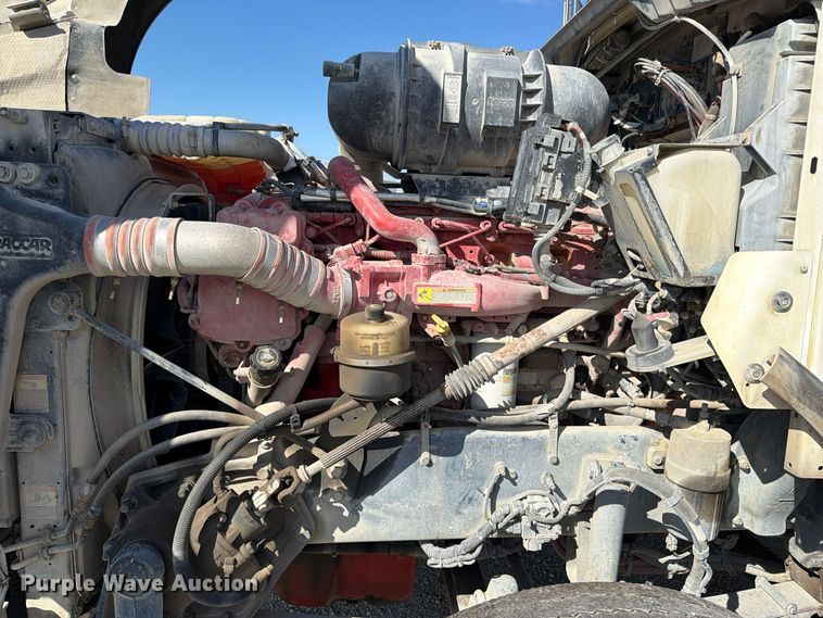 image for item EX1125 2015 Kenworth T800 semi truck