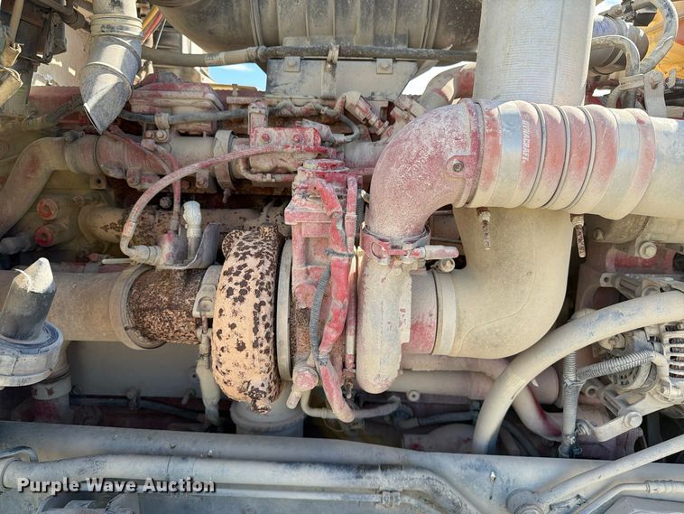 image for item EX1125 2015 Kenworth T800 semi truck