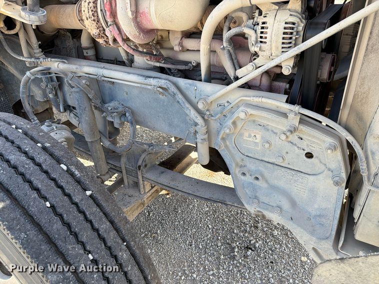 image for item EX1125 2015 Kenworth T800 semi truck