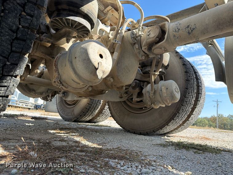 image for item EX1125 2015 Kenworth T800 semi truck