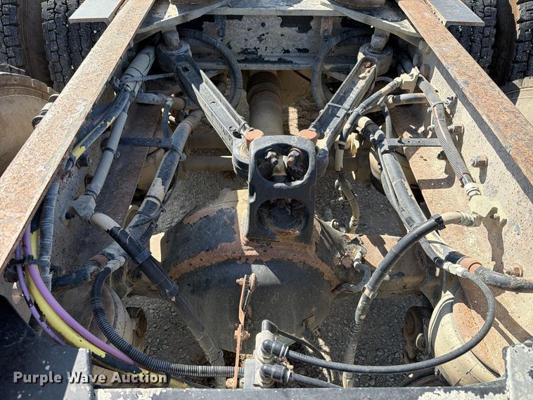 image for item EX1125 2015 Kenworth T800 semi truck