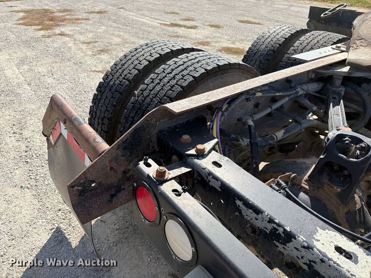 image for item EX1125 2015 Kenworth T800 semi truck