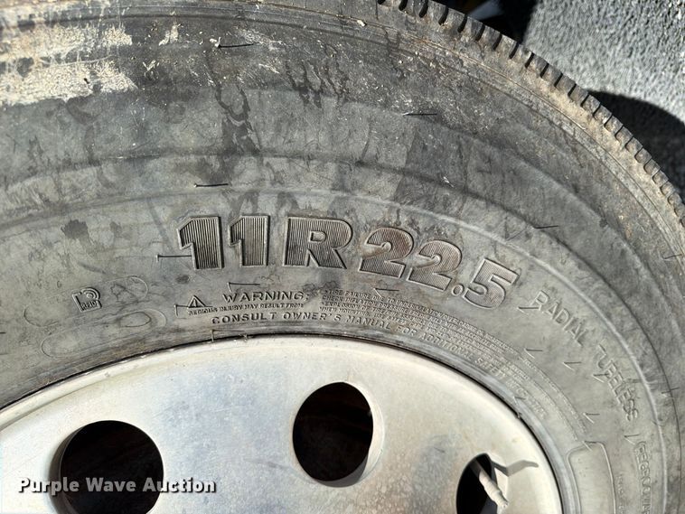 image for item EX1125 2015 Kenworth T800 semi truck