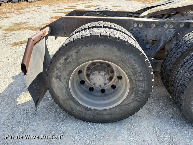 image for item EX1125 2015 Kenworth T800 semi truck