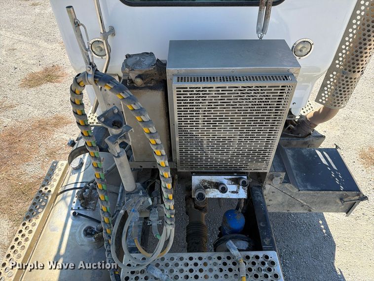 image for item EX1126 2022 Kenworth T800 semi truck