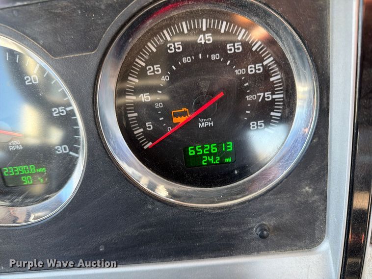 image for item EX1126 2022 Kenworth T800 semi truck