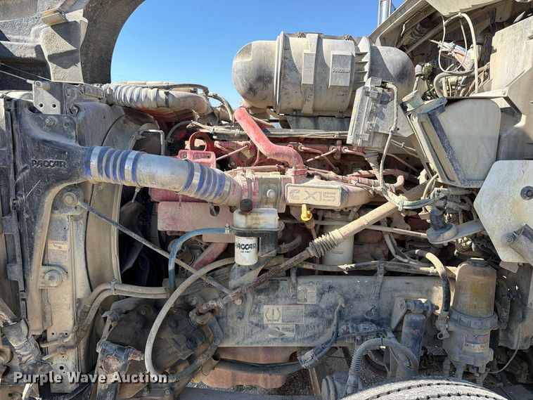 image for item EX1126 2022 Kenworth T800 semi truck