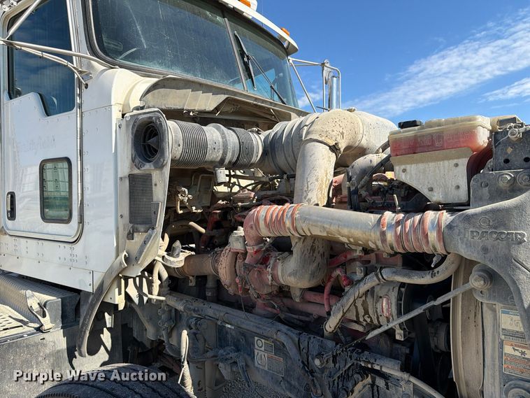 image for item EX1126 2022 Kenworth T800 semi truck