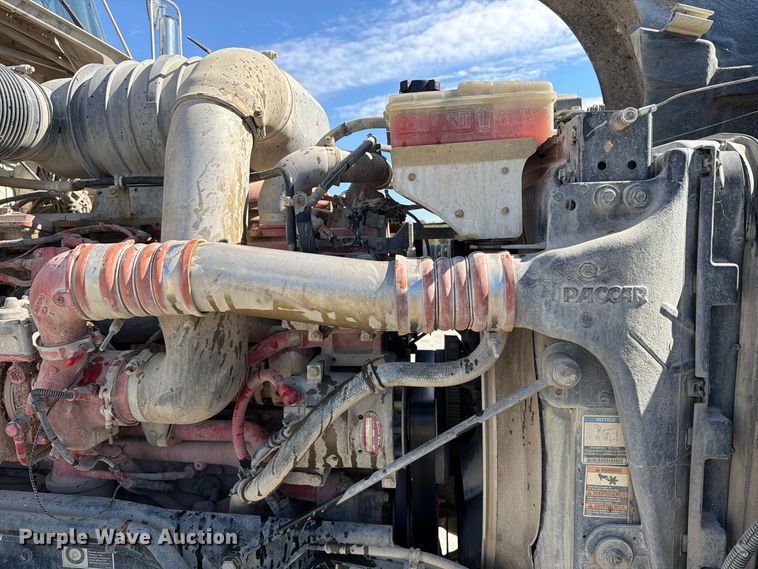 image for item EX1126 2022 Kenworth T800 semi truck
