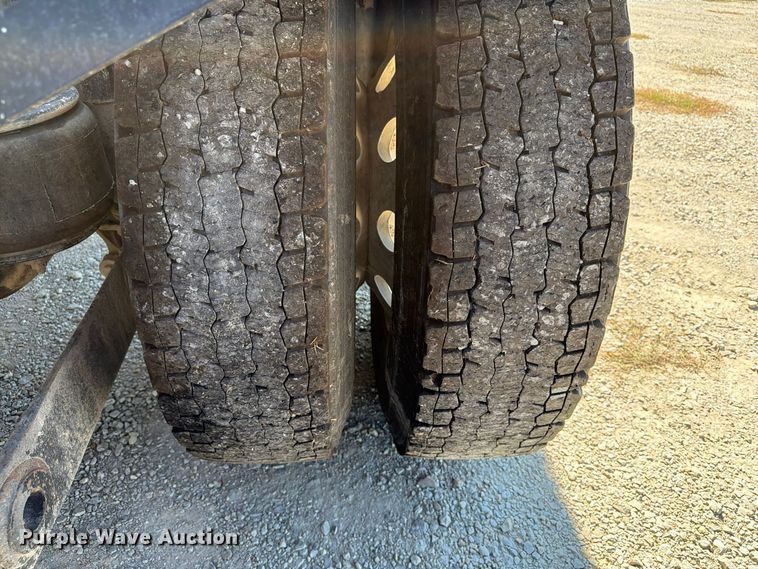 image for item EX1126 2022 Kenworth T800 semi truck