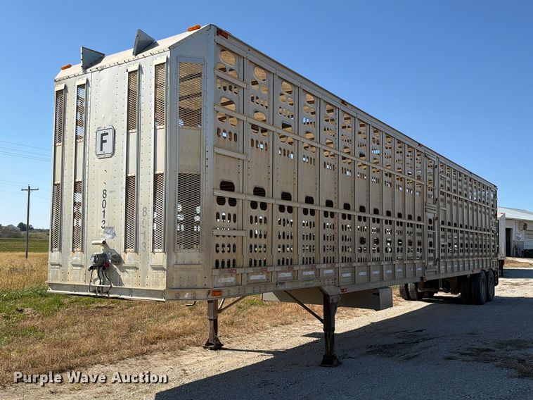 image for item EX1128 2003 Barrett Trailers, Inc. livestock trailer