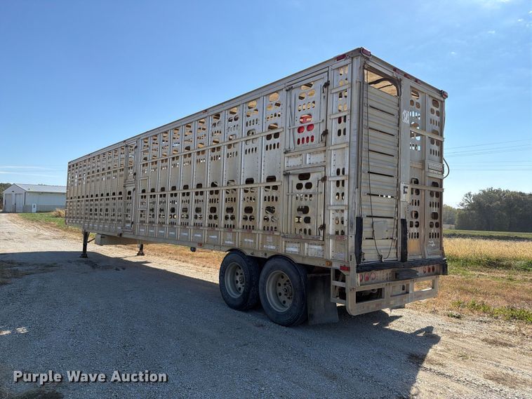 image for item EX1128 2003 Barrett Trailers, Inc. livestock trailer