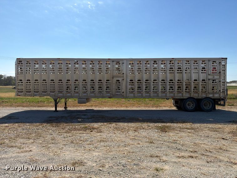 image for item EX1128 2003 Barrett Trailers, Inc. livestock trailer
