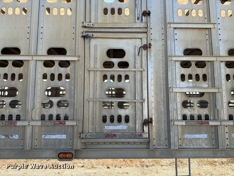image for item EX1128 2003 Barrett Trailers, Inc. livestock trailer