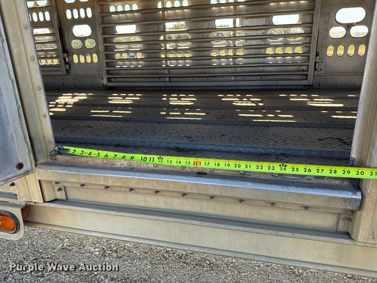 image for item EX1128 2003 Barrett Trailers, Inc. livestock trailer