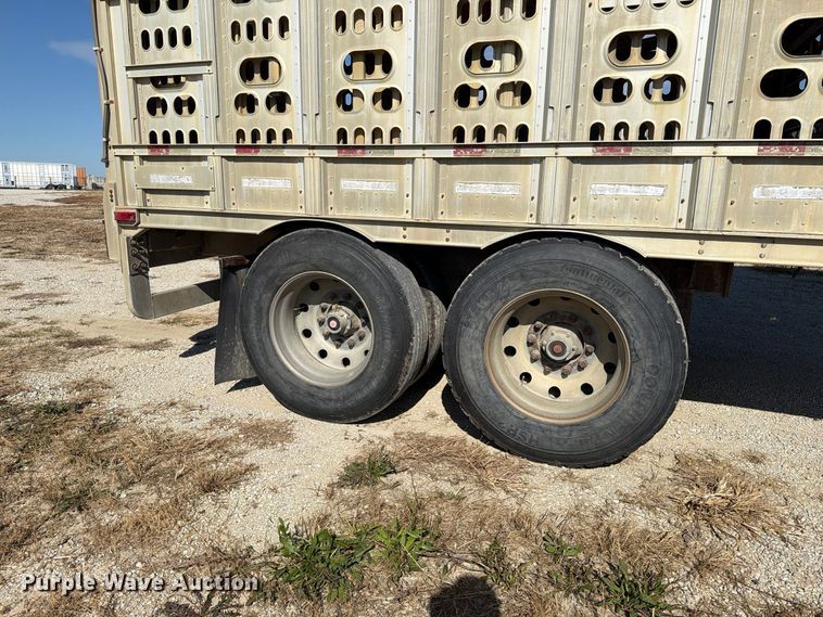 image for item EX1128 2003 Barrett Trailers, Inc. livestock trailer