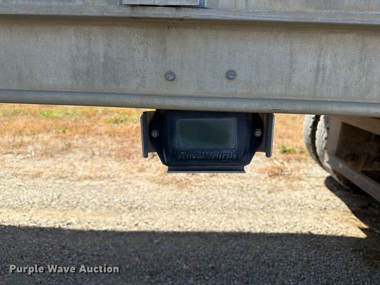 image for item EX1128 2003 Barrett Trailers, Inc. livestock trailer