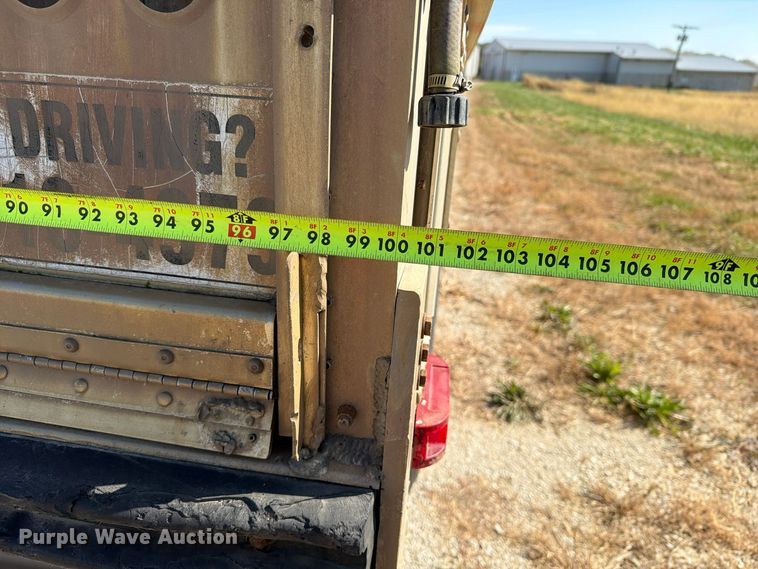 image for item EX1128 2003 Barrett Trailers, Inc. livestock trailer