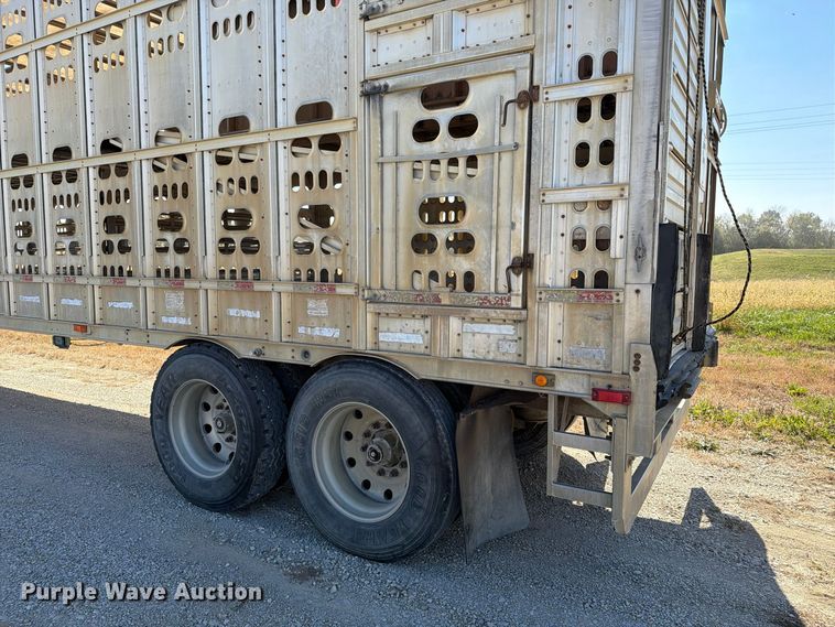 image for item EX1128 2003 Barrett Trailers, Inc. livestock trailer