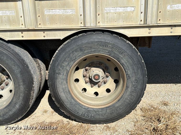 image for item EX1128 2003 Barrett Trailers, Inc. livestock trailer