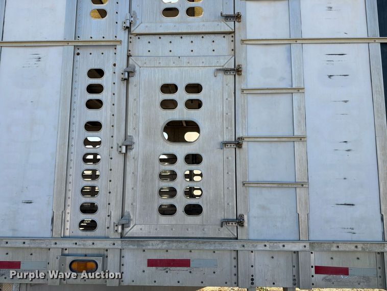 image for item EX1129 2000 Wilson Trailer Co. PSADL-303P livestock trailer