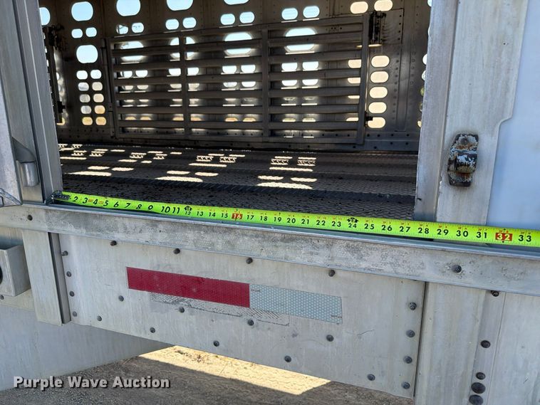 image for item EX1129 2000 Wilson Trailer Co. PSADL-303P livestock trailer