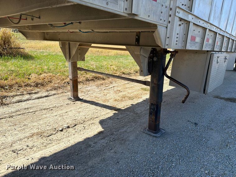 image for item EX1129 2000 Wilson Trailer Co. PSADL-303P livestock trailer