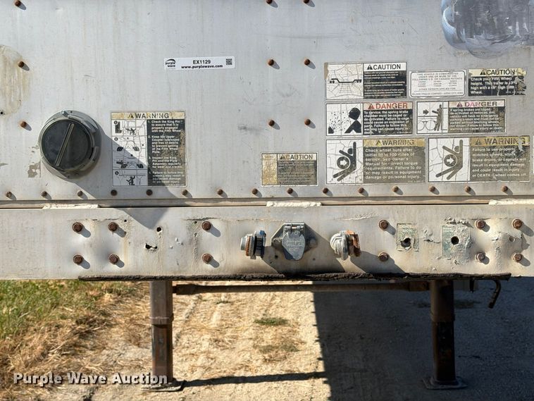 image for item EX1129 2000 Wilson Trailer Co. PSADL-303P livestock trailer