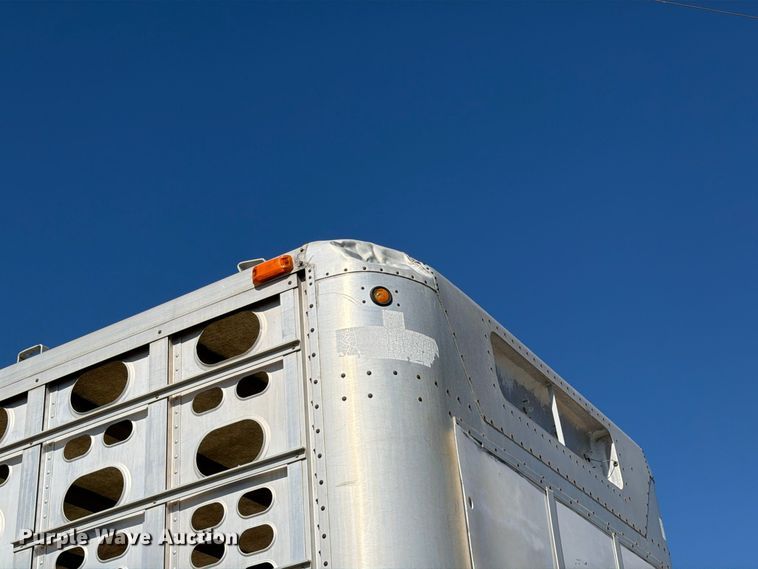 image for item EX1129 2000 Wilson Trailer Co. PSADL-303P livestock trailer