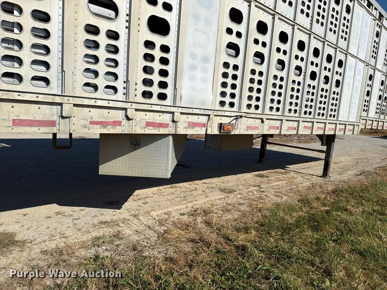 image for item EX1129 2000 Wilson Trailer Co. PSADL-303P livestock trailer